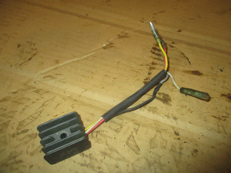 Suzuki DT75 75hp outboard rectifier regulator (32800-95D01)