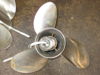 Load image into Gallery viewer, Yamaha 225-250hp 2 stroke outboard stainless propeller set (14 7/8x21)
