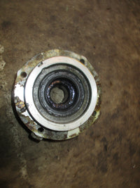 Load image into Gallery viewer, Yamaha 150hp OX66 2 stroke outboard lower crank seal carrier (6A5-15359)
