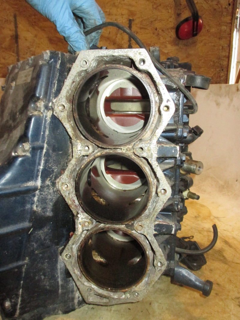 Evinrude 235hp 2 stroke outboard crankcase block