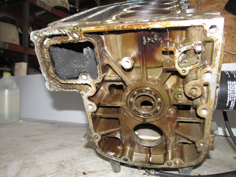 Suzuki DF140A 140HP 4 Stroke Outboard Crankcase block