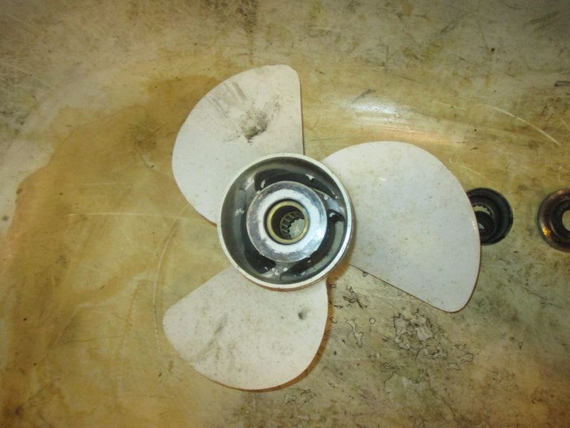 Yamaha 100hp 4 stroke outboard Aluminum propellor (13 5/8x13)