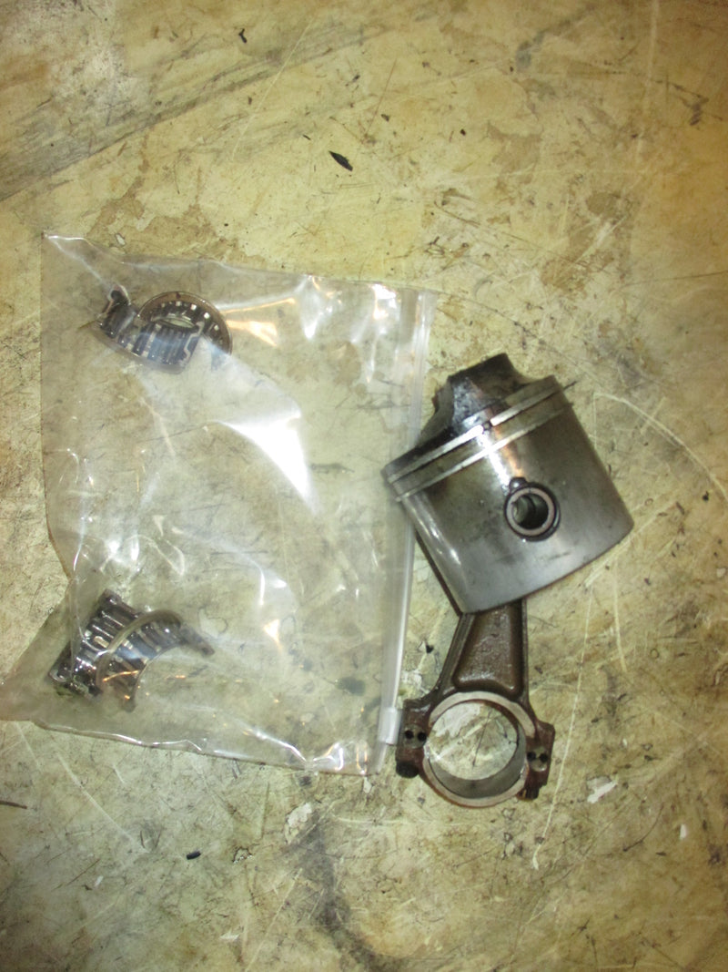 Johnson 30hp 2 Stroke outboard Piston and Rod (392621/320953)