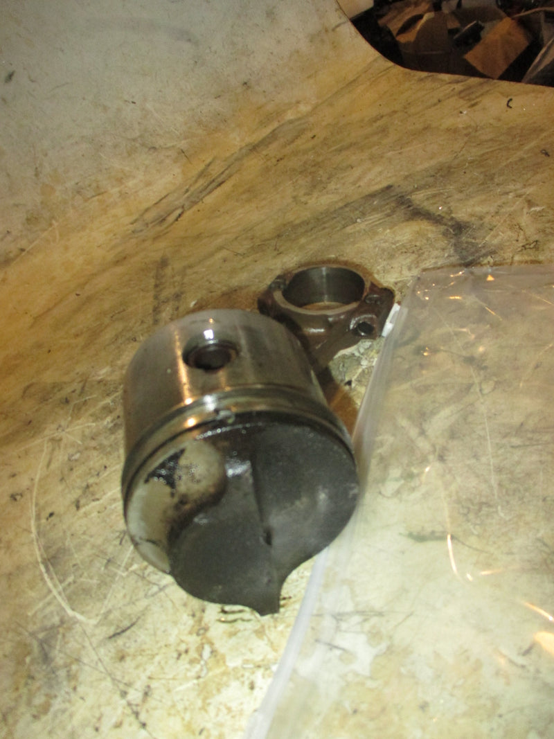 Johnson 30hp 2 Stroke outboard Piston and Rod (392621/320953)