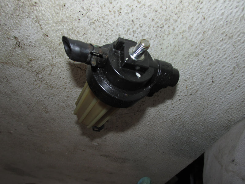 Suzuki DF140A 140HP 4 Stroke Outboard Fuel filter/sensor (15410-92J00)