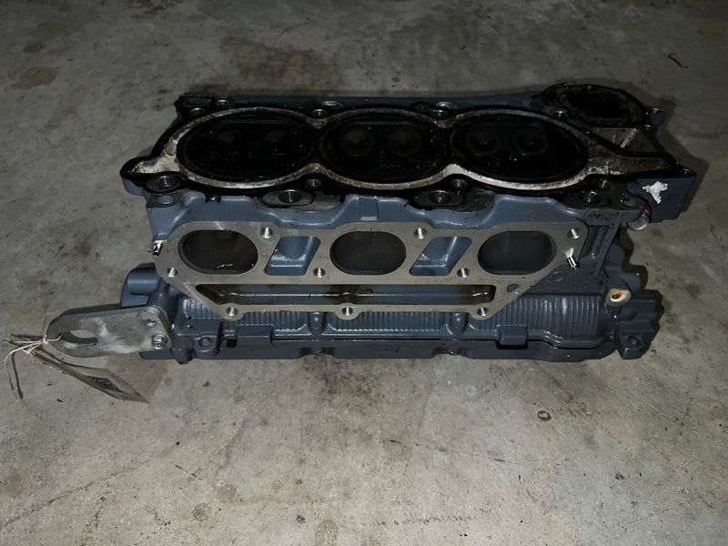 Yamaha 225hp 4 stroke outboard starboard cylinder head (69J-01)
