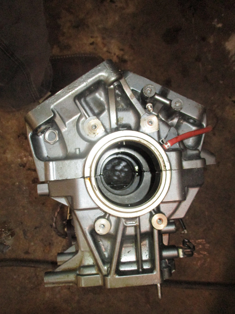 Suzuki DT150 150hp outboard crankcase (11300-88D40)