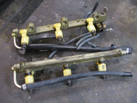 Load image into Gallery viewer, Yamaha 225hp 4 stroke outboard fuel rail and injector set (69J-13170-00-00)
