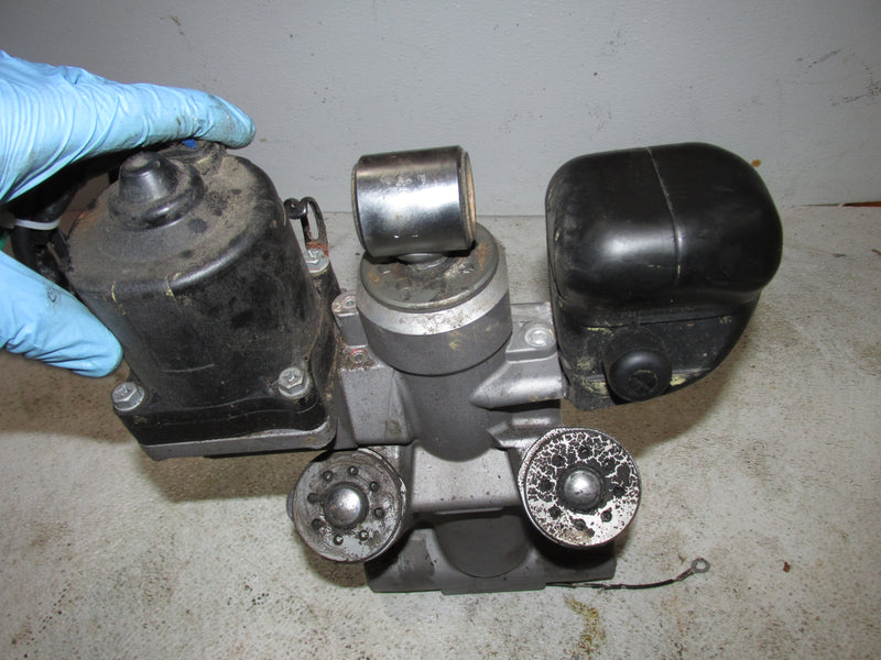 Suzuki DF140 140HP 4 Stroke Outboard Tilt trim unit