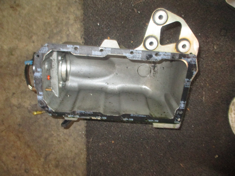 Mercury Optimax 150hp outboard air plenum and throttle body (855422A1)