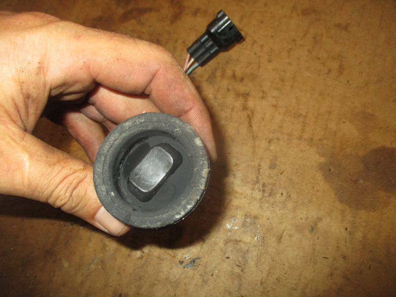 Suzuki DF 115 hp 4 stroke outboard tilt trim switch (37850-99E00)