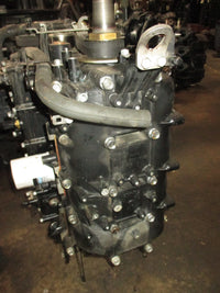 Load image into Gallery viewer, Yamaha Mercury 90hp 4 stroke outboard Crankcase Powerhead
