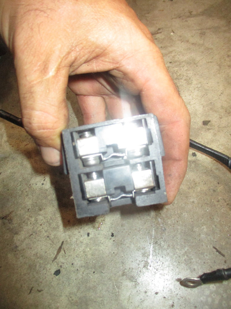 Yamaha 200hp OX66 2 stroke outboard fuse block (61A-82150)
