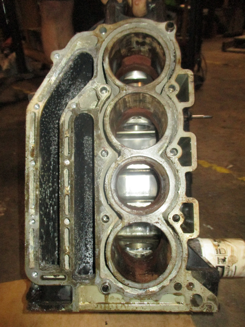 Suzuki DF 115 hp 4 stroke outboard crankcase block PARTS ONLY