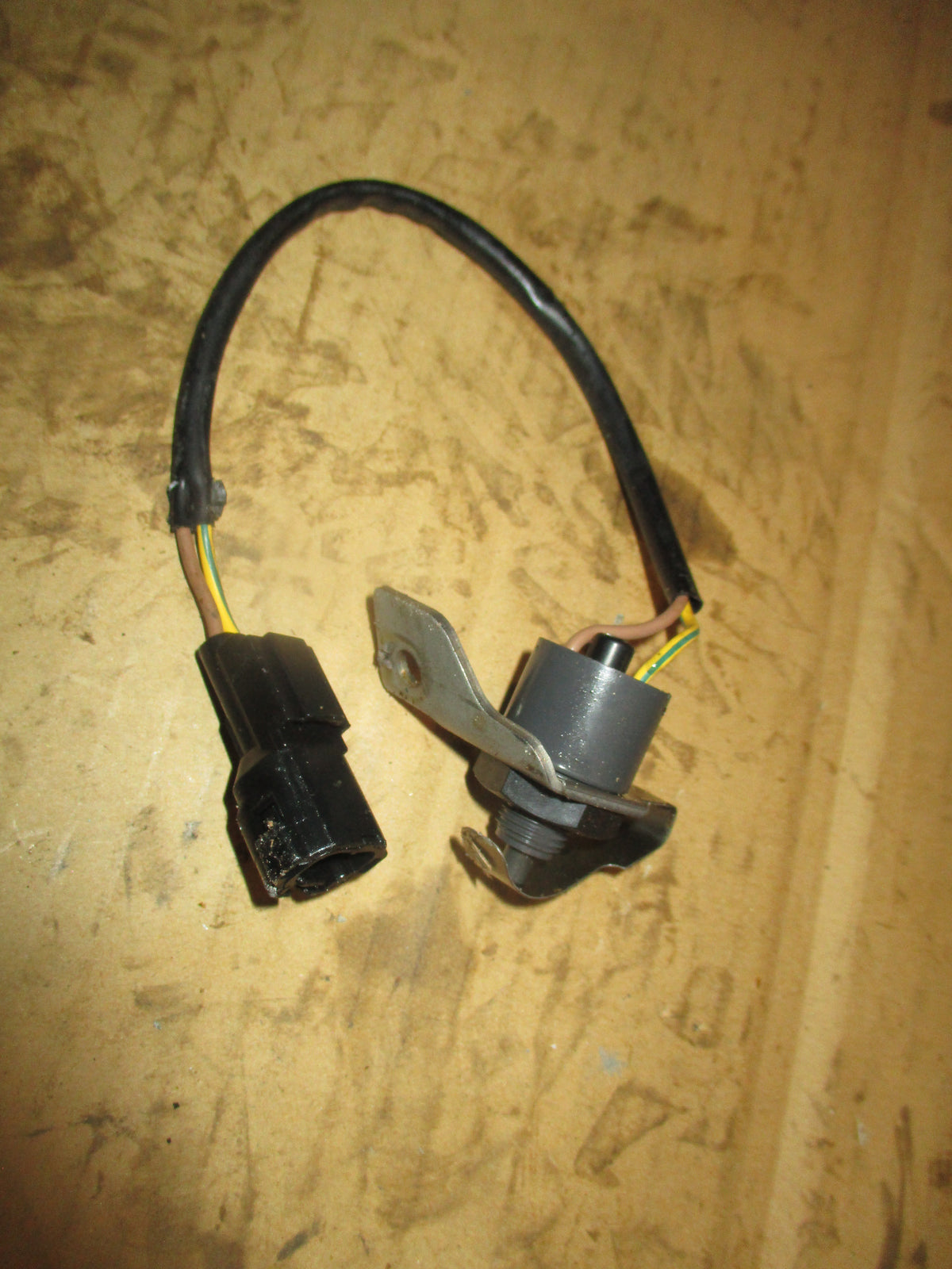 Suzuki DT150 150hp outboard neutral switch (37721-99E00)