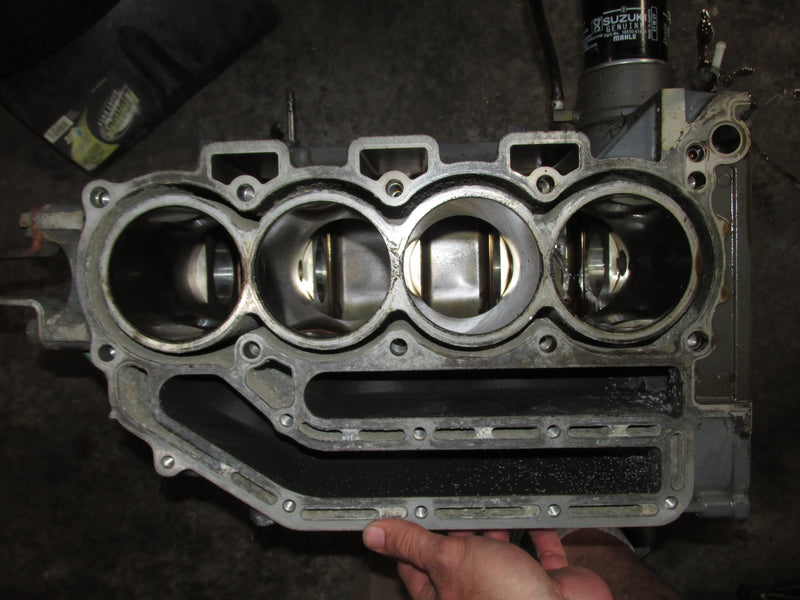 Suzuki DF140 140hp Outboard Crankcase Block