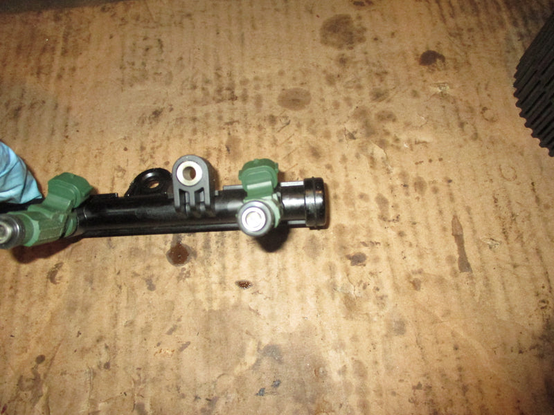 Yamaha 150hp 4 stroke outboard fuel rail and injectors (63P-13761-01)