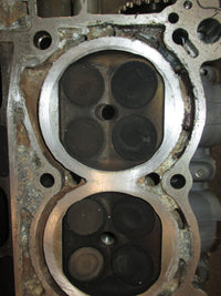 Load image into Gallery viewer, Suzuki DF225/250hp 4 Stroke Port Cylinder Head

