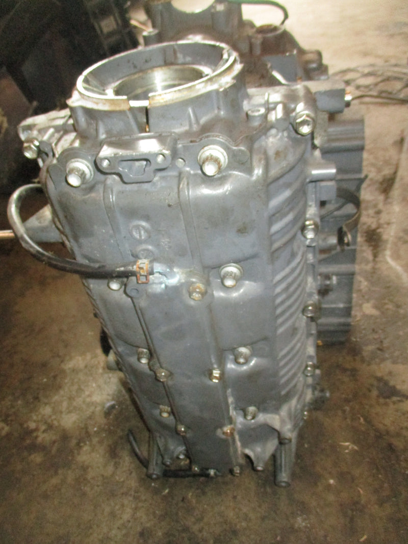 Suzuki DF90 outboard crankcase block