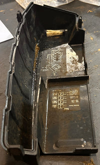 Load image into Gallery viewer, Yamaha 115hp 4 Stroke outboard electronics cover 68V-81942-00-00
