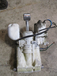 Load image into Gallery viewer, Johnson 115hp outboard tilt trim unit
