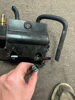 Evinrude Ficht 135hp 2 Stroke outboard VST fuel vapor separator (5004428)