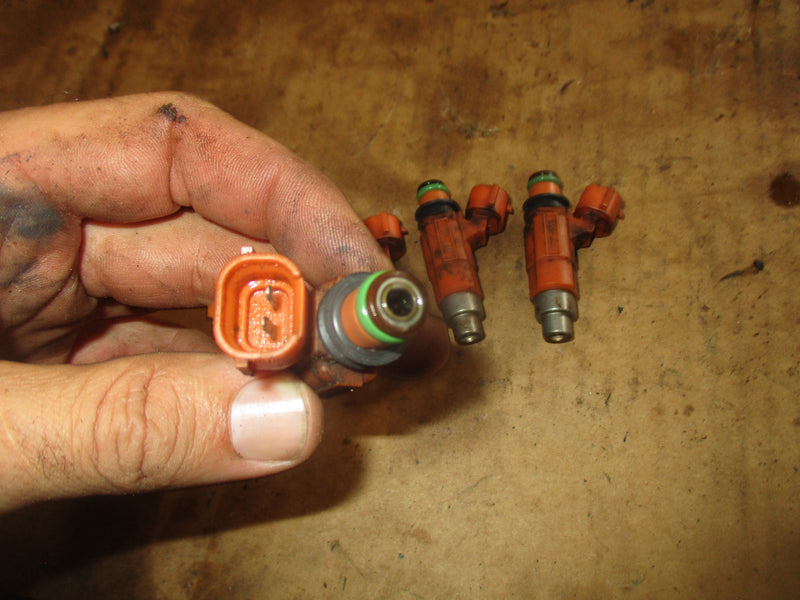 Suzuki DF90 outboard fuel injector set (15710-65D00)