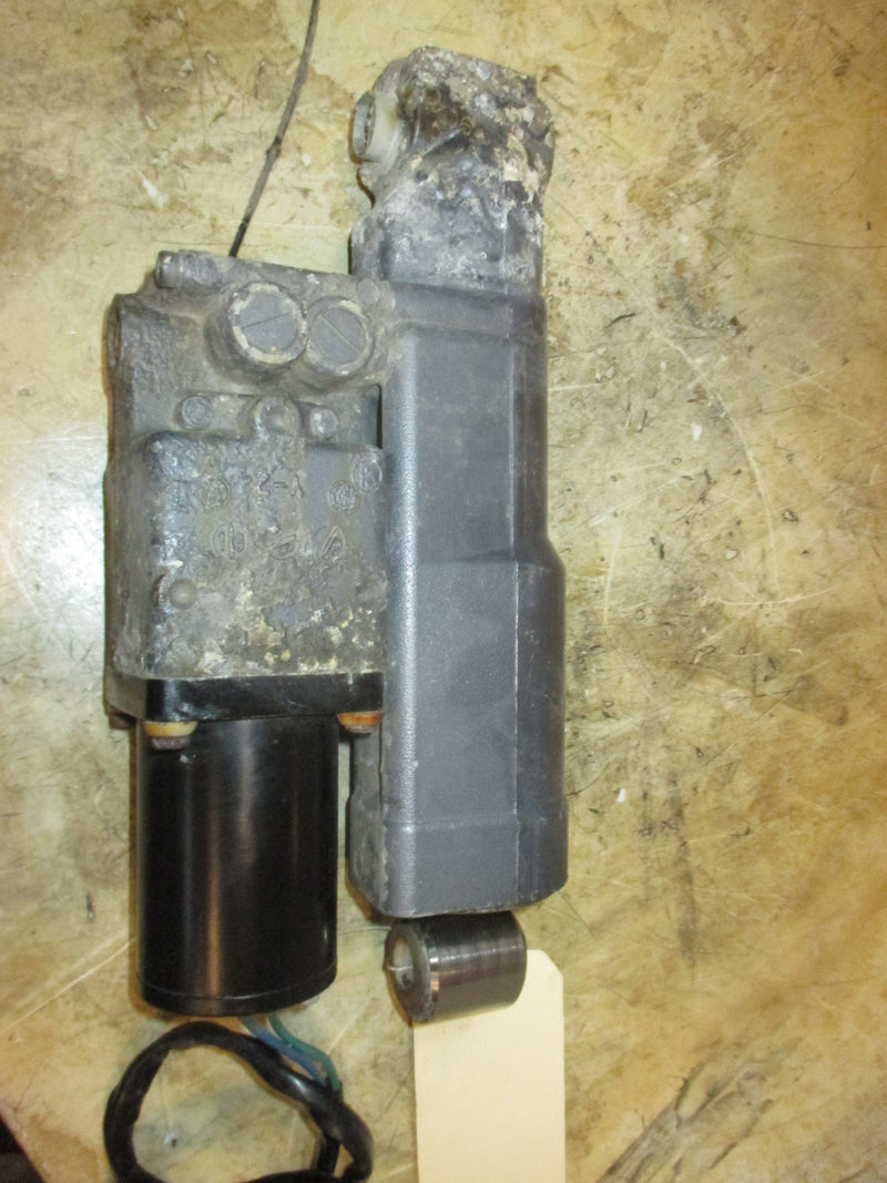 Yamaha 100hp 4 Stroke outboard tilt trim unit (67F-03)