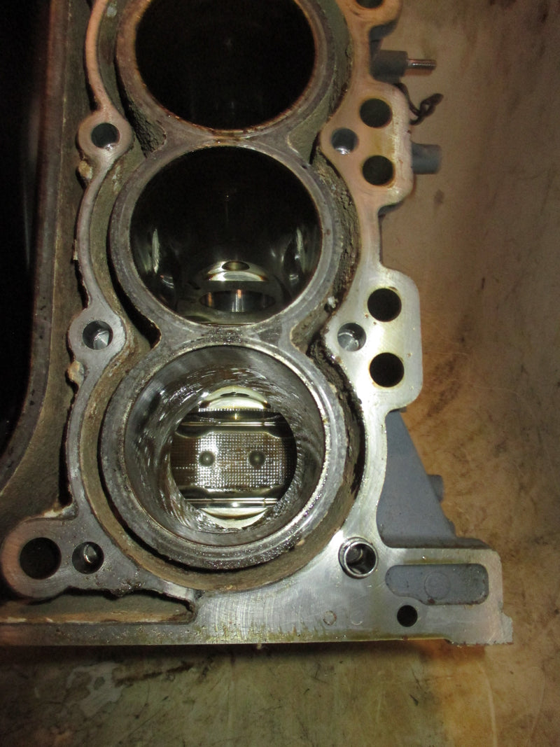 Suzuki DF90 90hp 4 stroke outboard Crankcase Block