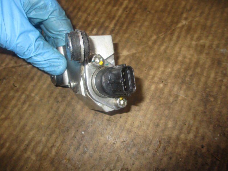 Yamaha 250hp HPDI outboard fuel rail and pressure sensor (60V-82380-00-00)