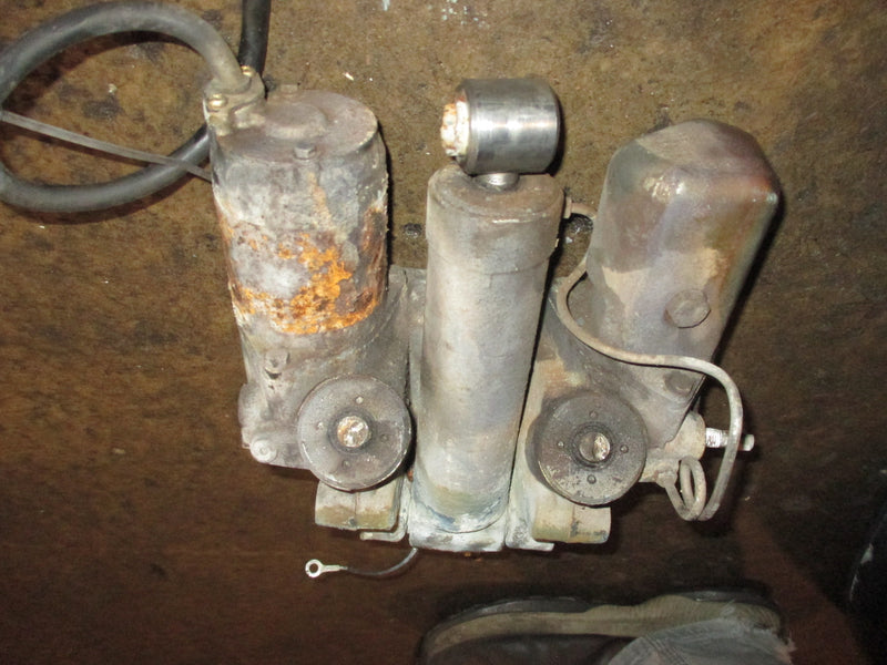Yamaha 225hp precession blend 2 stroke outboard tilt trim unit