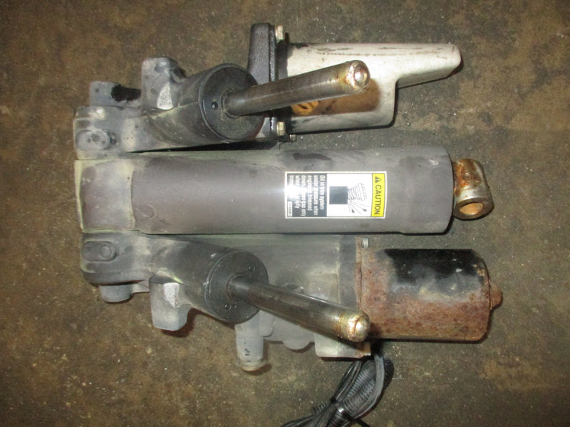 Mercury 150hp 2 stroke outboard tilt trim unit