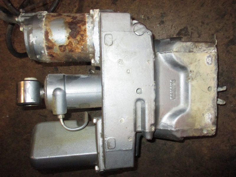Yamaha 225hp precession blend 2 stroke outboard tilt trim unit