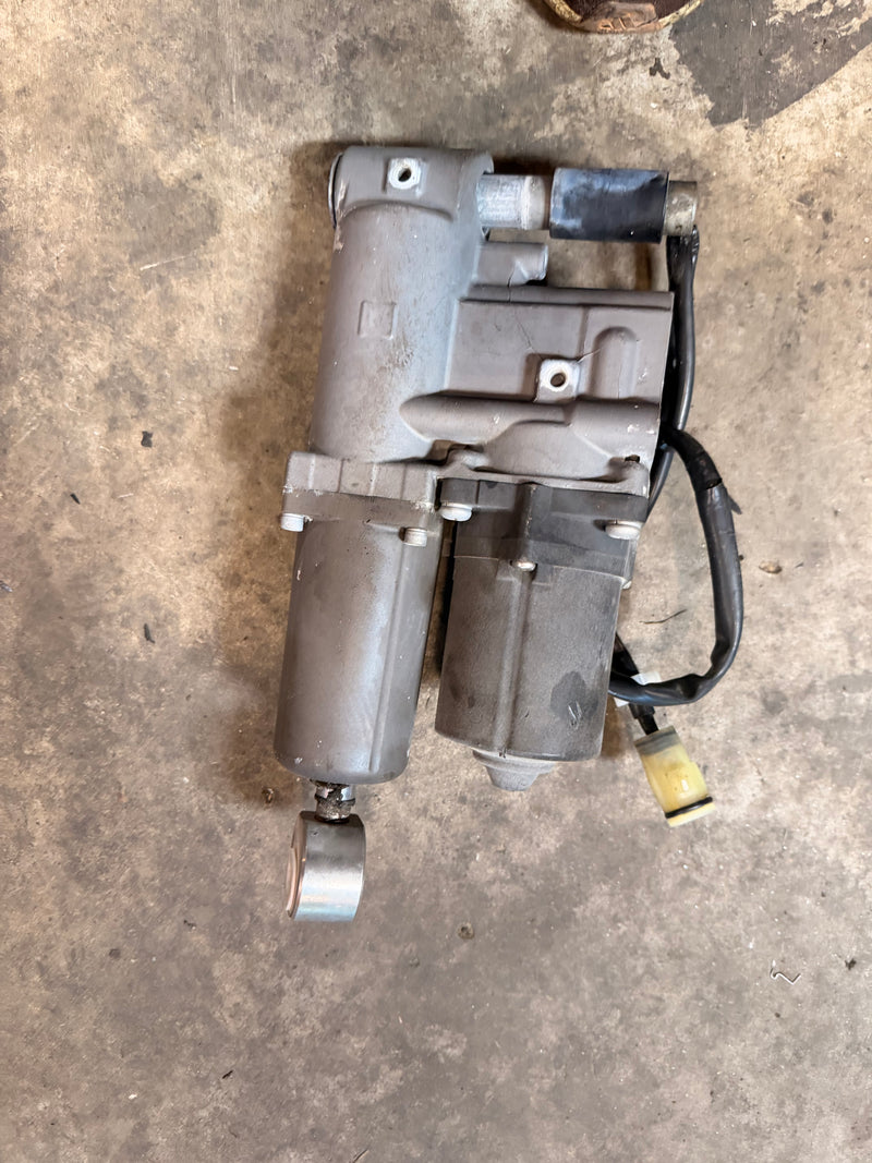 Suzuki DF60A 60hp Outboard Tilt Trim Unit (48000-88L15)