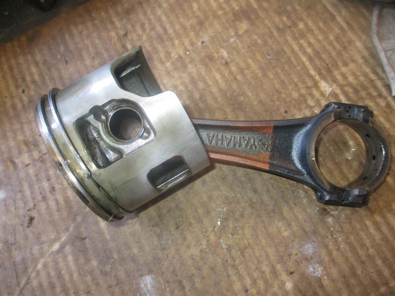 Yamaha 115hp 2 stroke outboard starboard piston and rod (6L1-01)