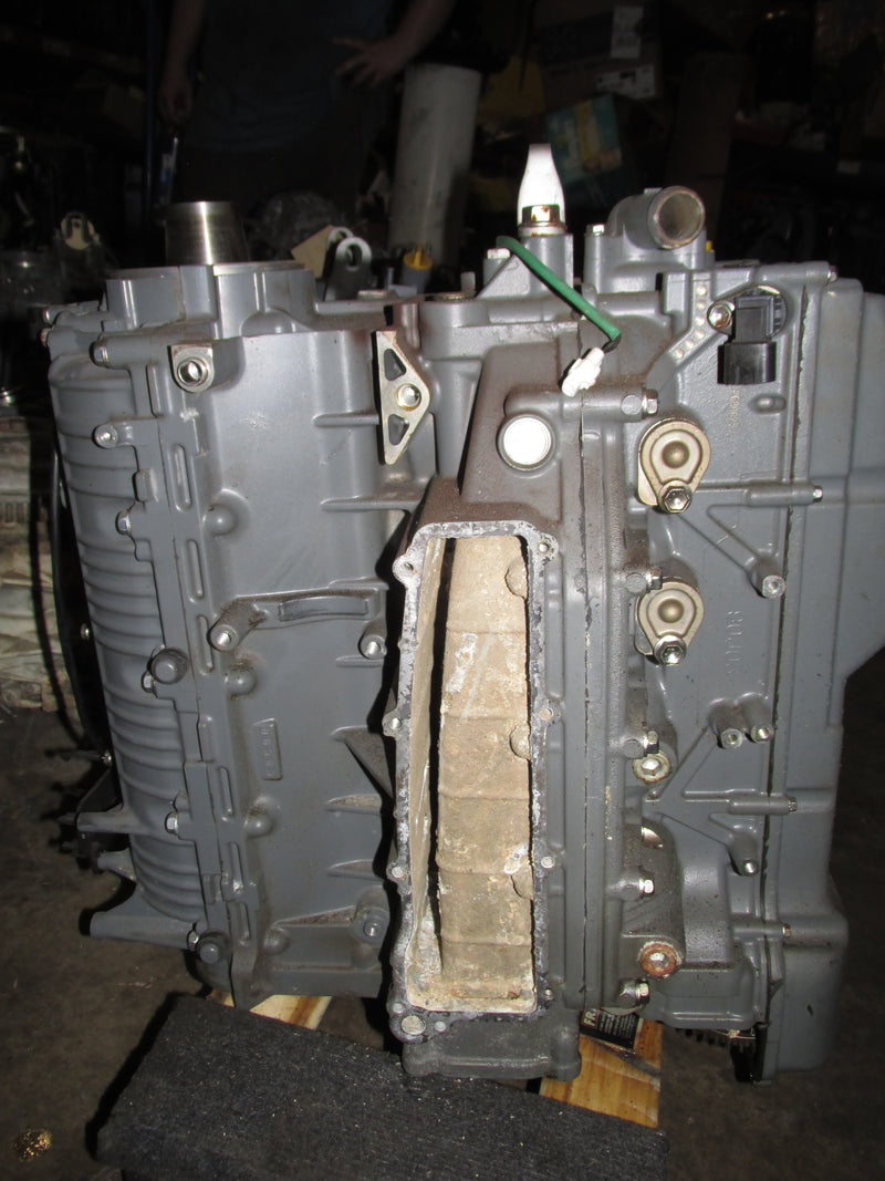 Suzuki DF90 90hp outboard Crankcase powerhead