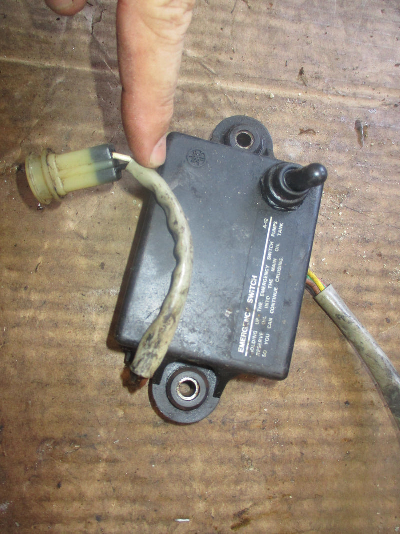 Yamaha 115hp 2 stroke outboard emergency oil switch (6E5-02)