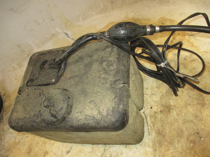 Johnson / Evinrude outboard OMC single hose remote oil tank #24