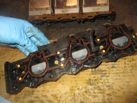 Load image into Gallery viewer, Johnson 175hp 2 stroke outboard intake manifold with reeds (335194)
