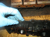 Load image into Gallery viewer, Johnson 175hp 2 stroke outboard intake manifold with reeds (335194)
