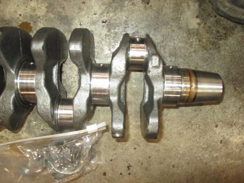 Johnson/Suzuki 115hp 4 stroke outboard crankshaft (12220-92J00)