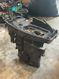 Load image into Gallery viewer, Mercury 25hp 2 stroke outboard midsection 15"
