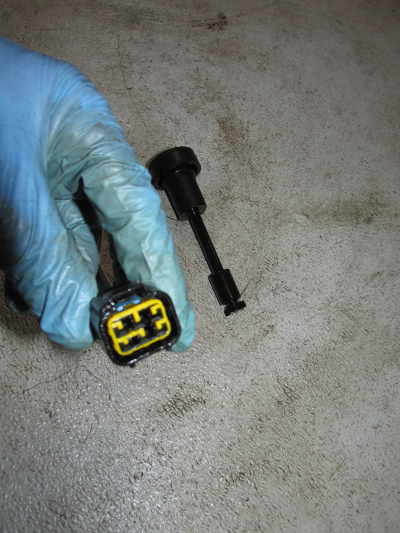Yamaha 200hp HPDI 2 Stroke Outboard Oil Level Sensor