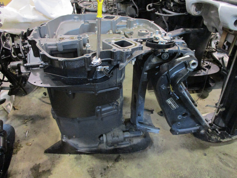 Suzuki DF225 225hp outboard 25" midsection