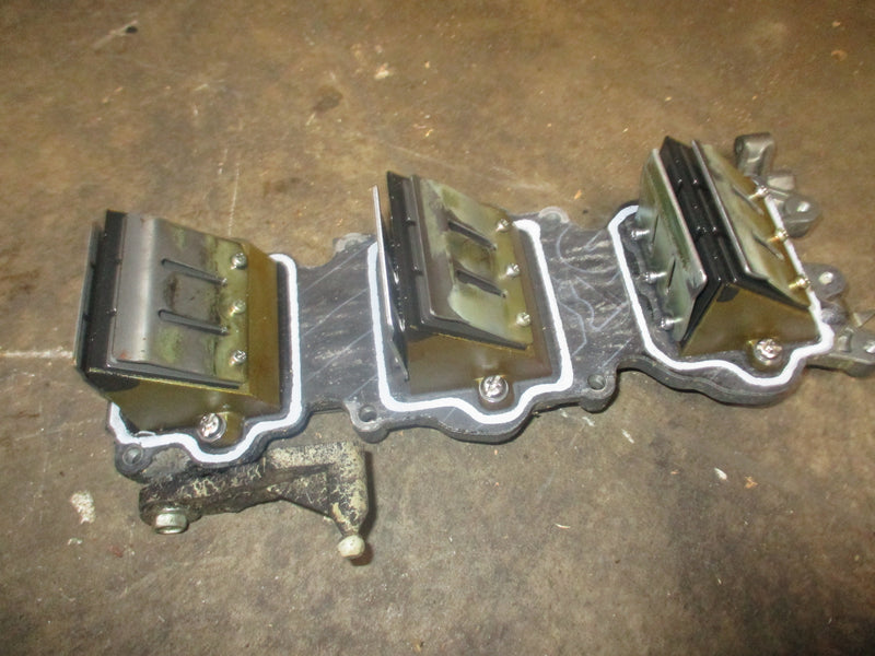 Yamaha 60hp 2 stroke outboard intake manifold w/ reeds (6H3-13641-03-94)