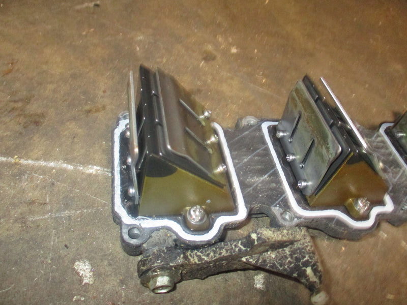 Yamaha 60hp 2 stroke outboard intake manifold w/ reeds (6H3-13641-03-94)