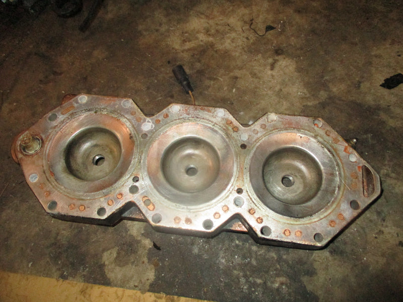 Evinrude 150hp 2 stroke outboard cylinder head (337548)
