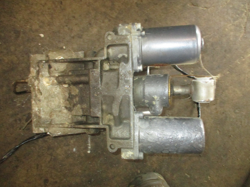 Yamaha 250hp 4 stroke outboard tilt trim unit 69J-43800-01-4D