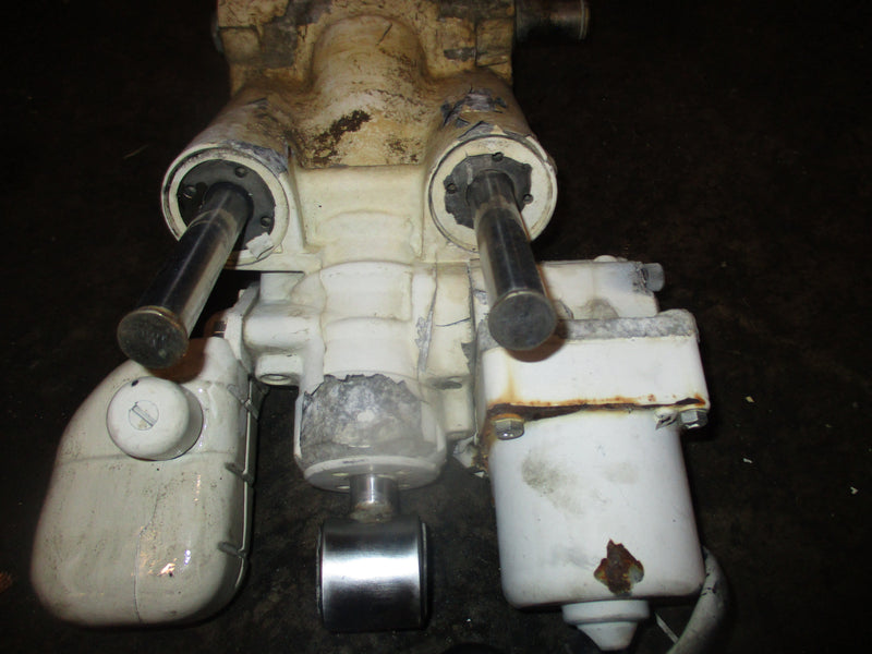 Evinrude 150hp 2 stroke outboard tilt trim unit