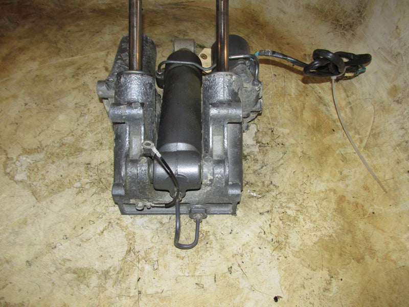Yamaha 200hp 4 Stroke 3.3L Outboard Tilt trim unit (69J-01)